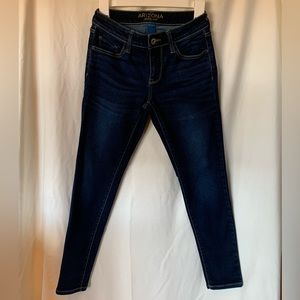 Arizona Jean Company skinny leg jeans no distress 5 pocket